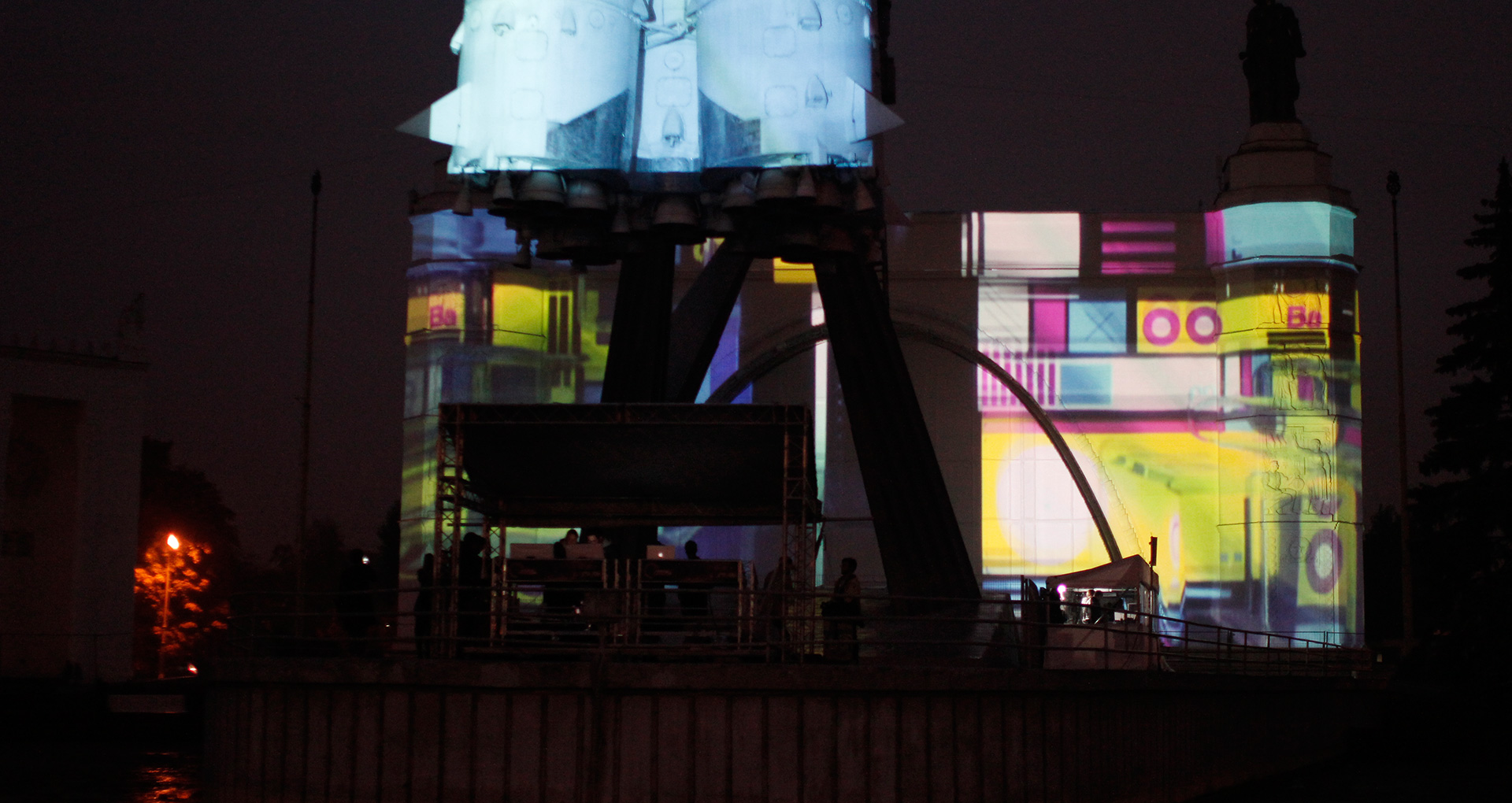 vj plattform under the rocket and in front of the Space pavilion – VDNKh Moscow